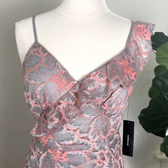 LULUS Ruffle Detail Lace Midi Dress NWT Size Small - Picture 7 of 16